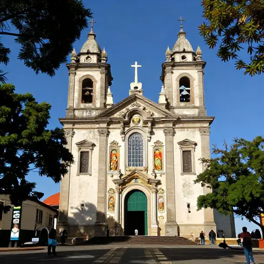 Basílica Santuário de Nazaré: A Joia Religiosa de Belém Basílica Santuário de Nazaré: A Joia Religiosa de Belém