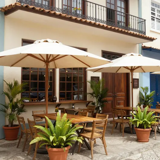 Brisas Bar e Restaurante: Um Refúgio Gastronômico na Cidade