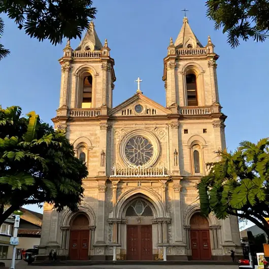Catedral Metropolitana de Belém: Um Patrimônio Histórico e Cultural Catedral Metropolitana de Belém: Um Patrimônio Histórico e Cultural