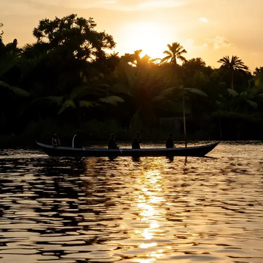 Descubra o Encanto do Pôr do Sol em Belém: Um Passeio de Barco Inesquecível